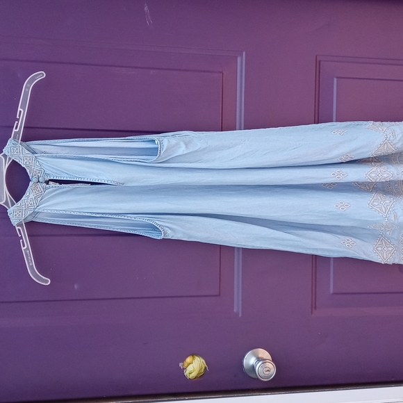 Dress - Picture 2 of 4